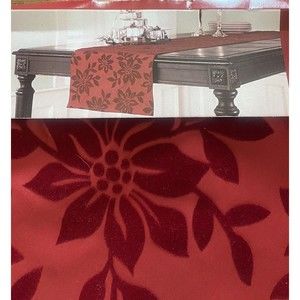 Target Traditional Holiday Red Table Runner 14x 72 Christmas 2005 NEW
